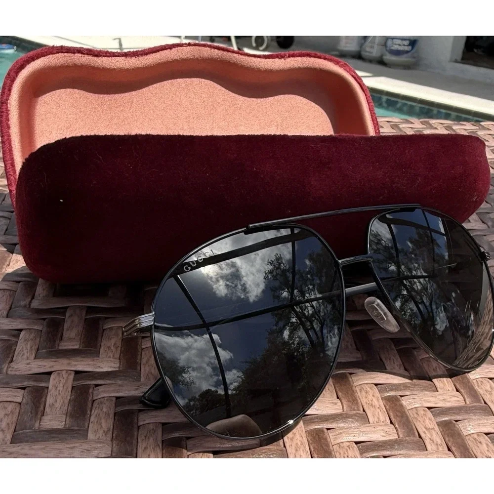 Gucci GG0832S-001 Men's Silver & Black Frame Dark Tinted Aviator Sunglasses Case